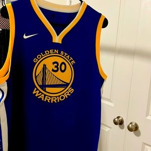 NEVER WORN CURRY JERSEY